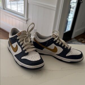 Nike Low-Top Sneakers in White, Navy & Gold